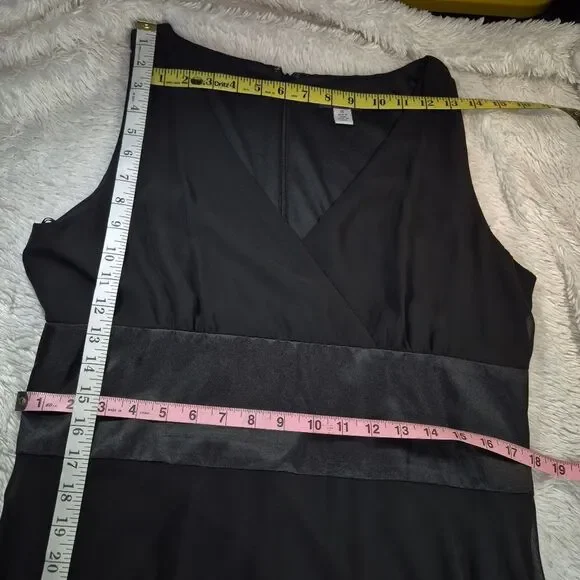 Metaphor Black Empire Waist V-Neck Sleeveless Flowy Midi Dress 2 Piece Set 16 - Picture 14 of 16